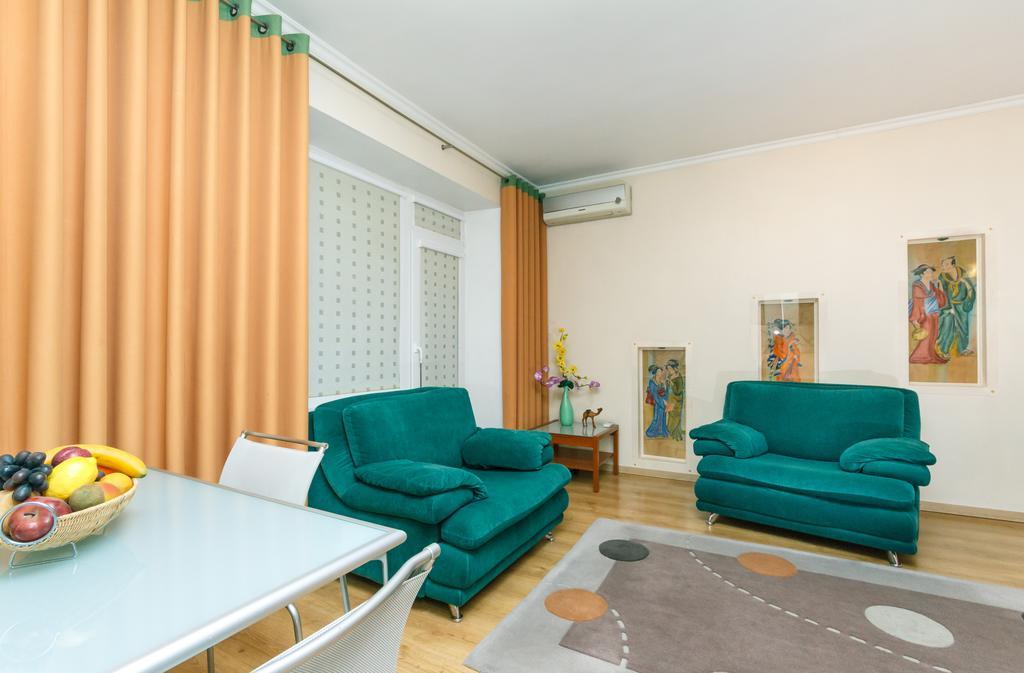 Apartments On Independence Square Киев Экстерьер фото