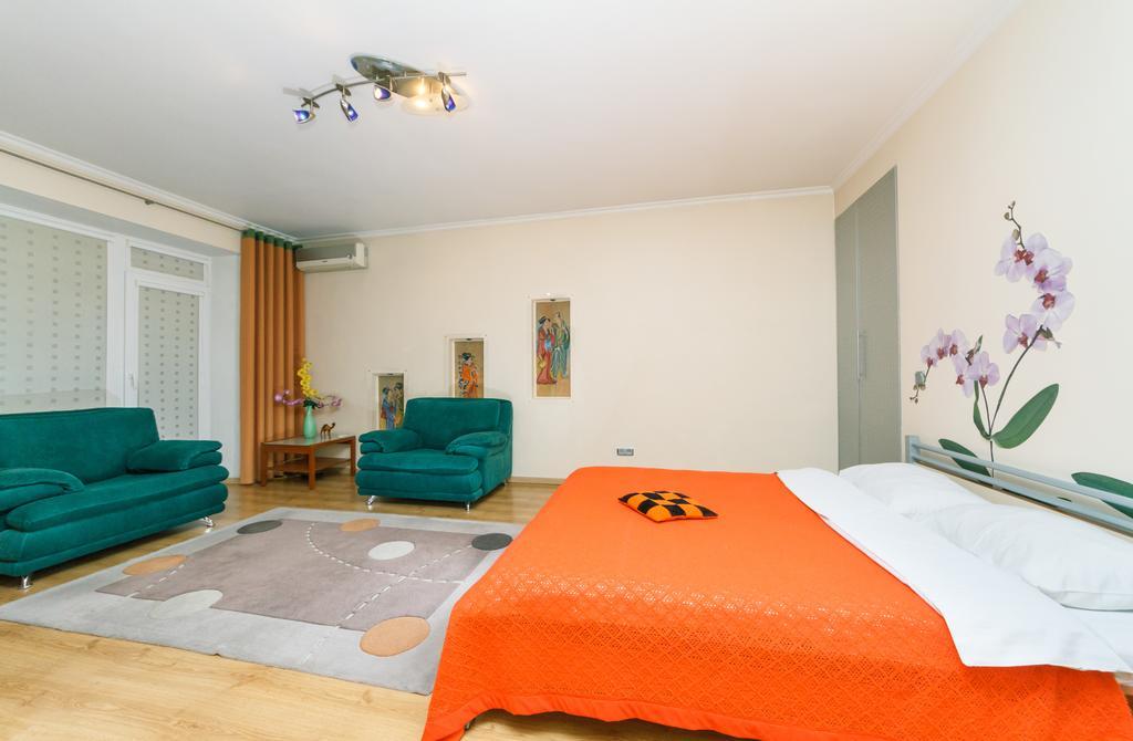 Apartments On Independence Square Киев Экстерьер фото