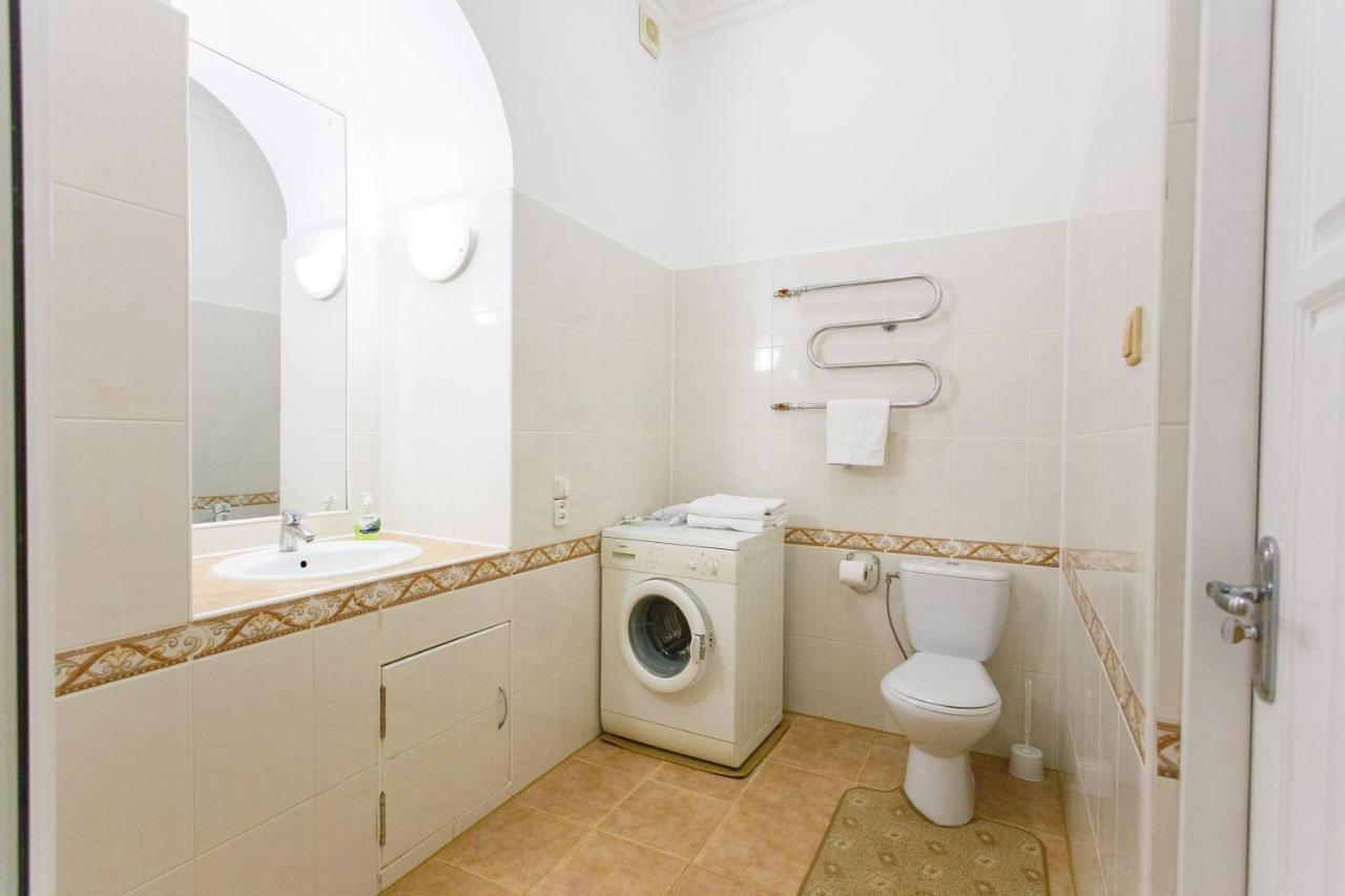 Apartments On Independence Square Киев Экстерьер фото